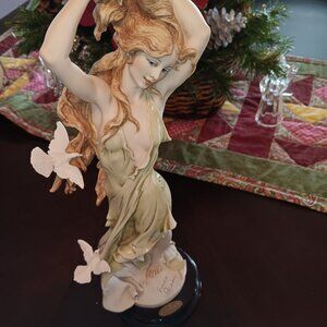 Giuseppe Armani Florence "Aurora" Figurine 884C 5054/7500